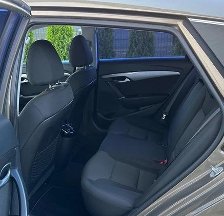 Hyundai i40 cena 38700 przebieg: 145300, rok produkcji 2014 z Swarzędz małe 301